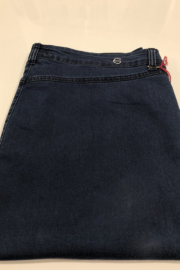 Dettaglio lavaggio jeans Evan